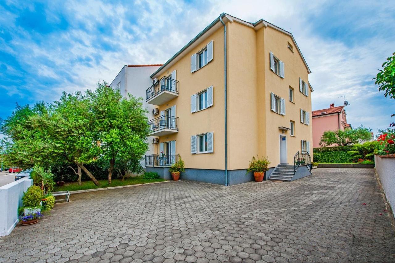 Apartments Bella B 로비니 외부 사진