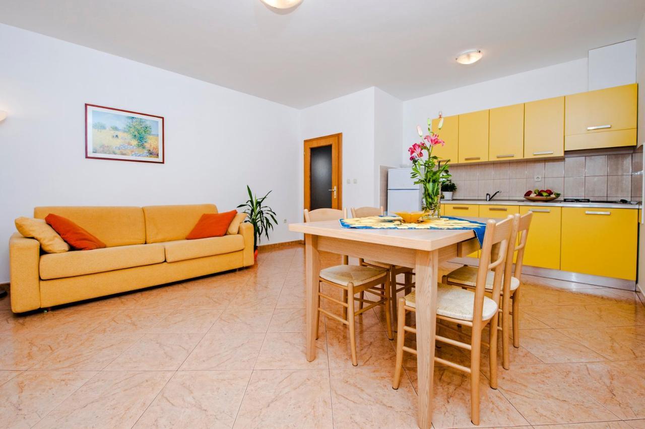 Apartments Bella B 로비니 외부 사진