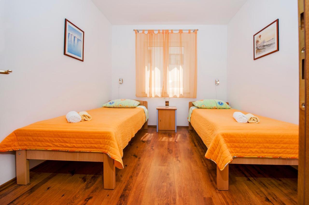 Apartments Bella B 로비니 외부 사진