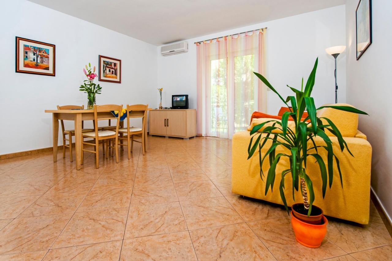 Apartments Bella B 로비니 외부 사진
