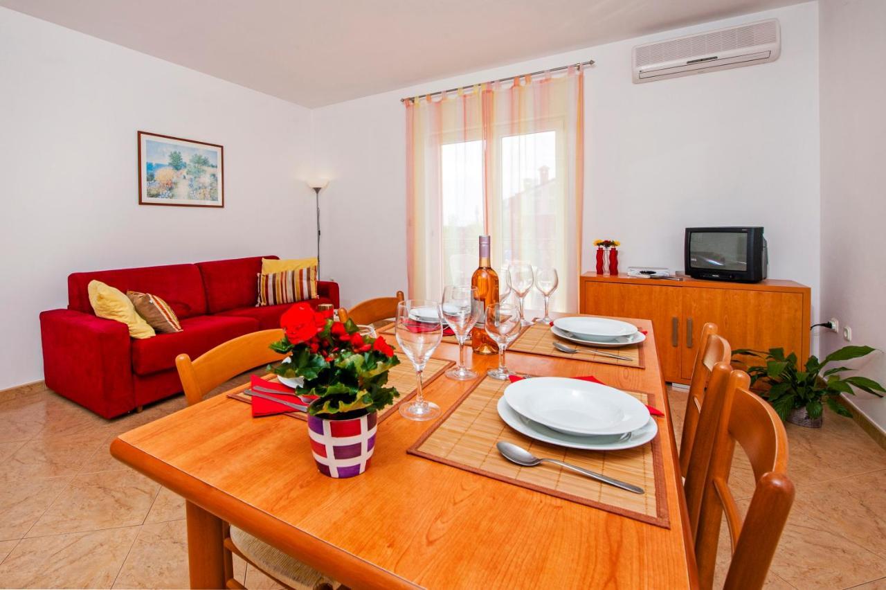 Apartments Bella B 로비니 외부 사진